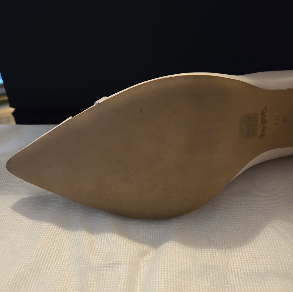 Coach Women's Ivory Pumps - Picture 4 of 9